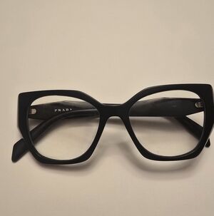 Pre-owned Prada Frame Women's Black Cat-Eye Glasses.